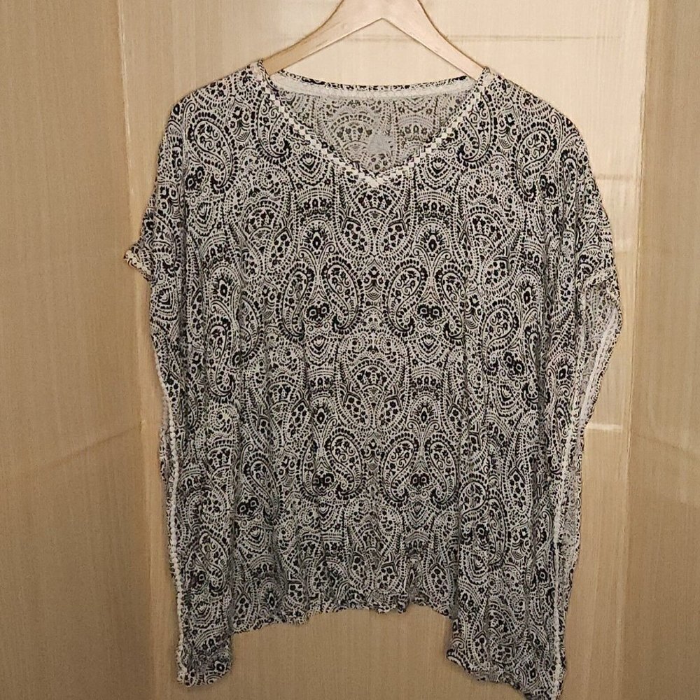 Cuddl Duds Plus Black White Silky Poncho 1X